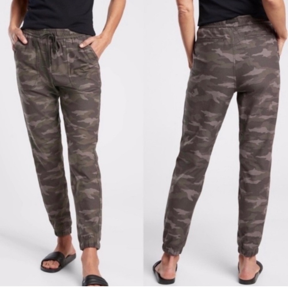 Athleta Camo Farallon Jogger sz12P